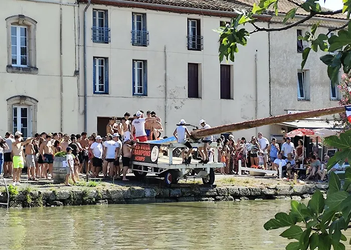 Independant Proche Canal Du Midi Homps (Aude)
